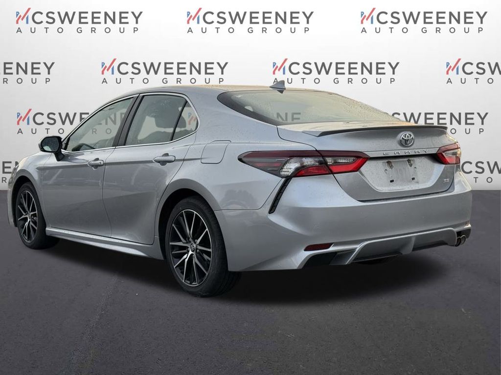 2024 Toyota Camry SE photo 3