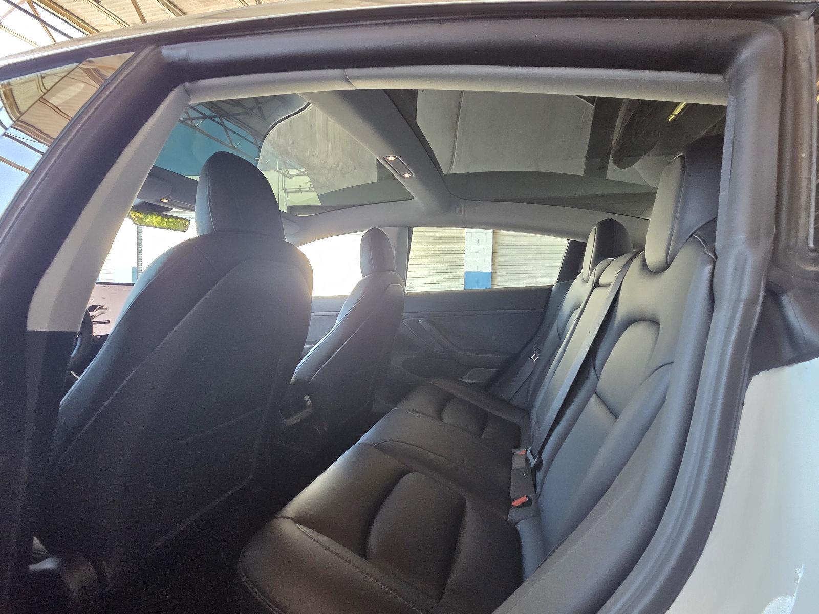 2020 Tesla Model 3 Standard Range Plus photo 5