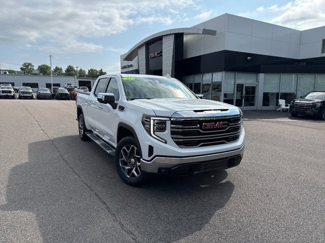 2022 GMC Sierra 1500 SLT's photo