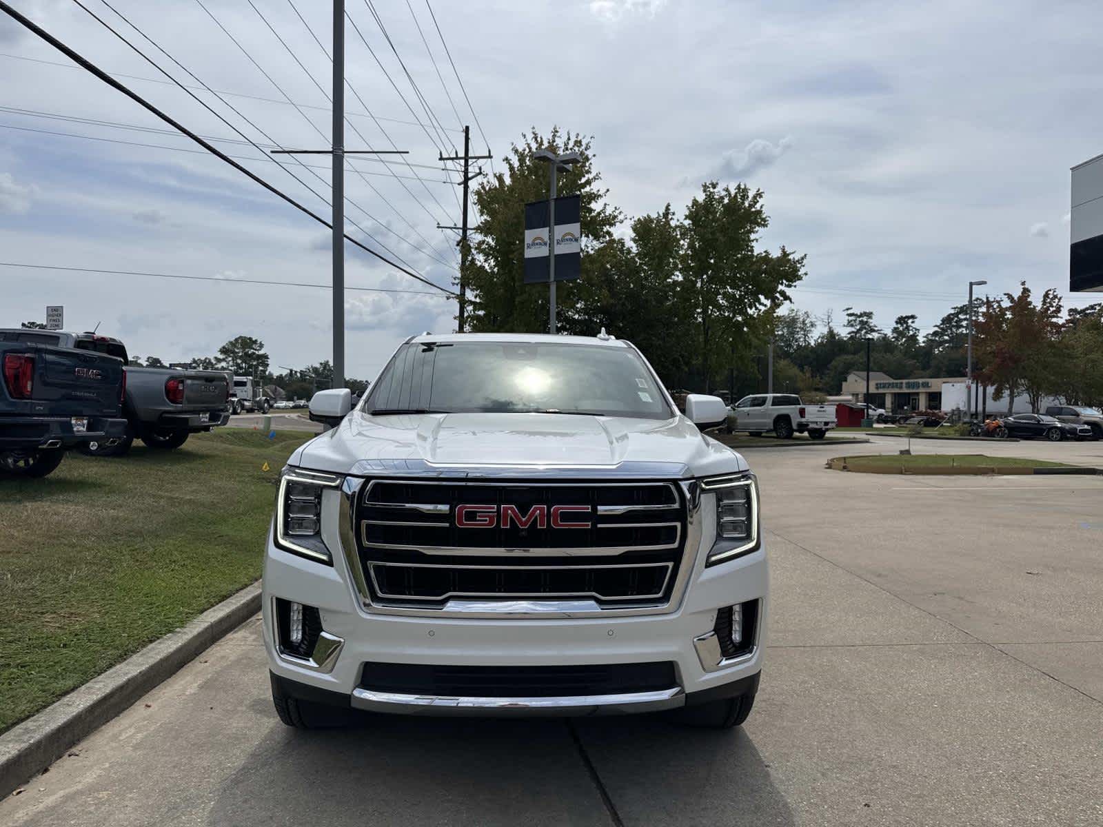 2023 Gmc Yukon XL SLT photo 2