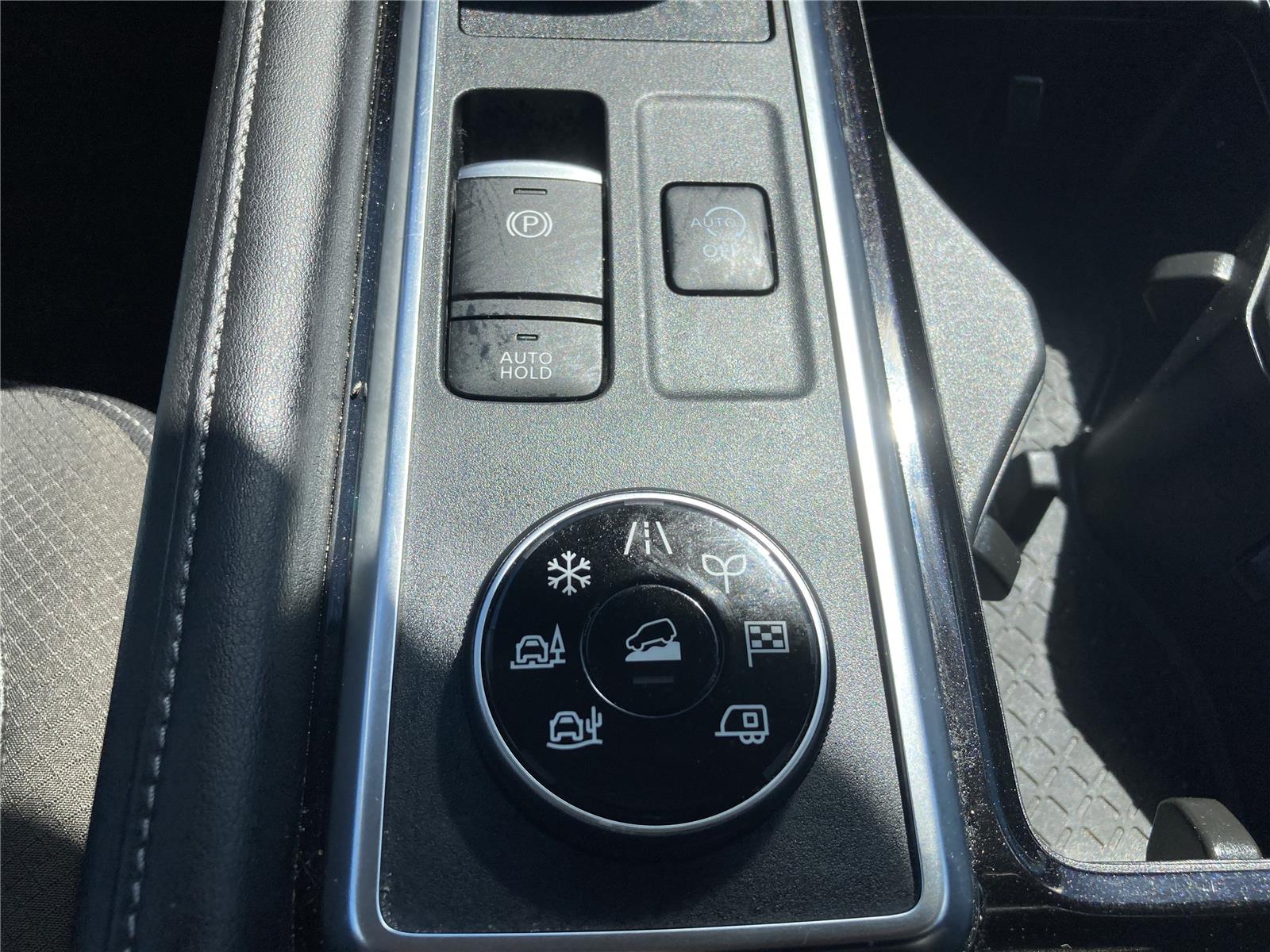 2023 Nissan Pathfinder SL photo 25