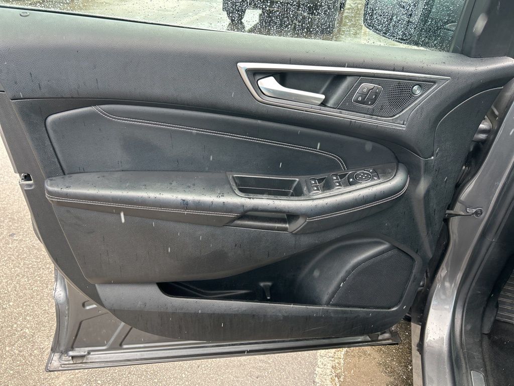 2022 Ford Edge Titanium photo 11