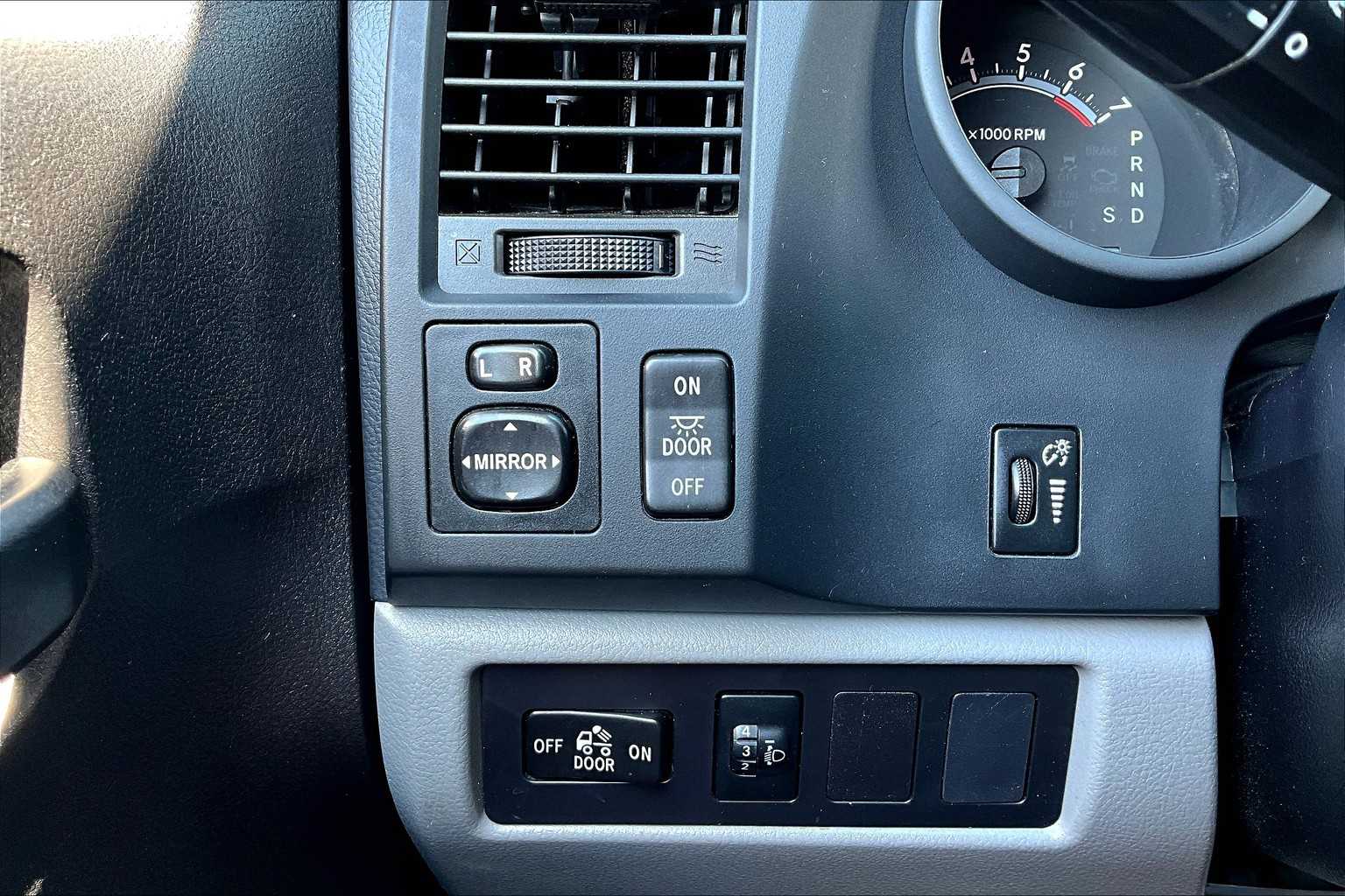 2013 Toyota Tundra Double Cab photo 30