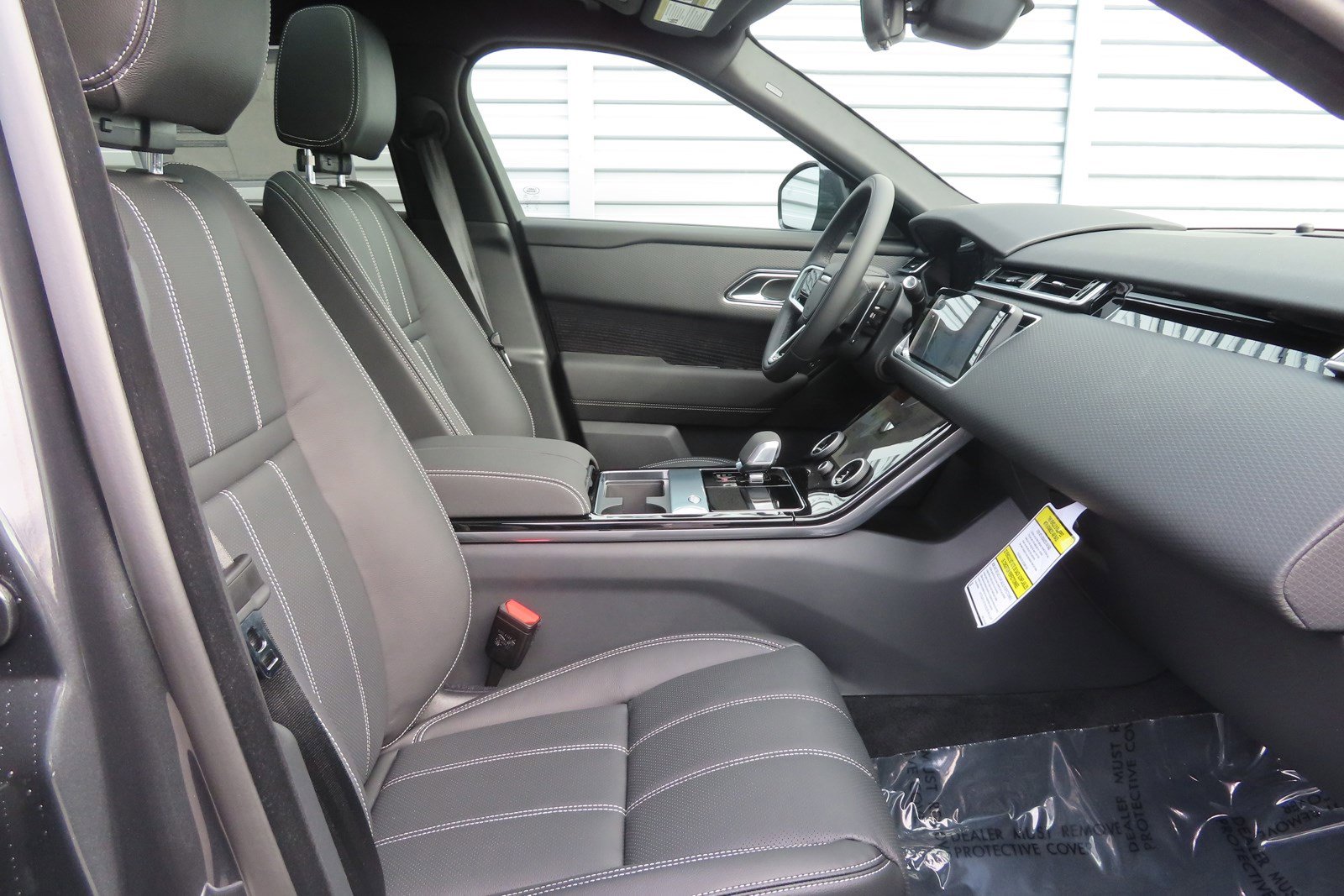 2023 Land Rover Range Rover Velar R-Dynamic S photo 3