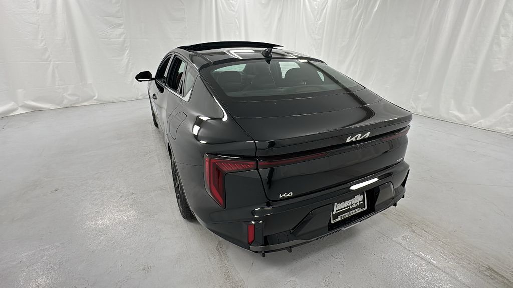 2025 Kia K4 GT-Line Turbo photo 5