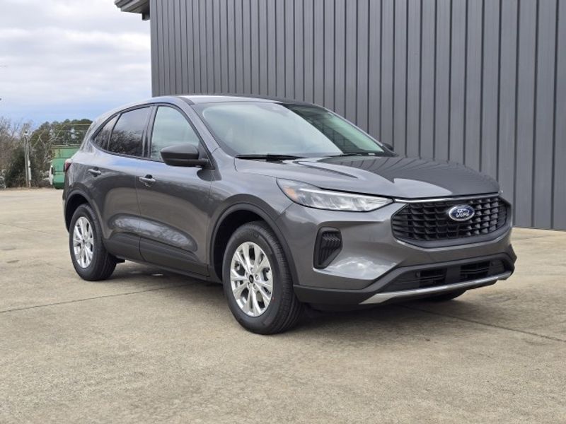 2025 Ford Escape Active photo 2