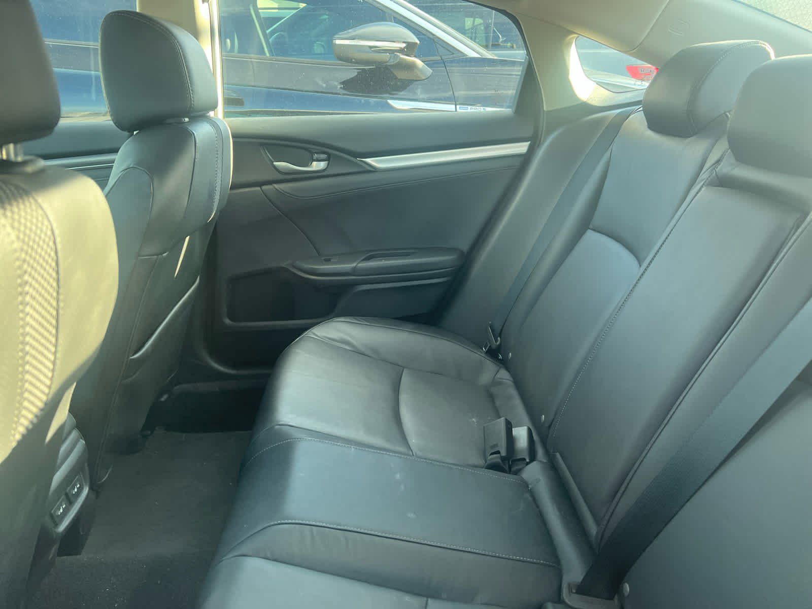 2019 Honda Civic Touring photo 5