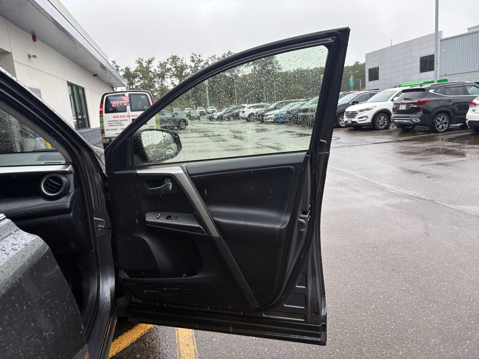 2018 Toyota RAV4 Hybrid XLE photo 26