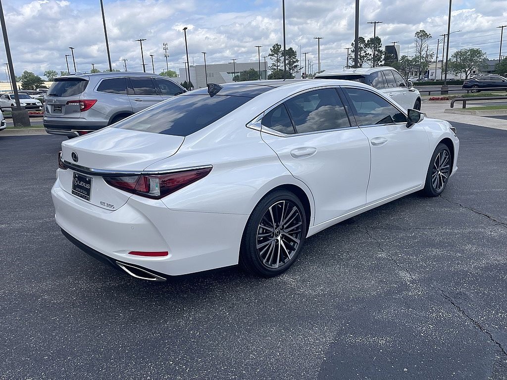 2025 Lexus ES 350 photo 3