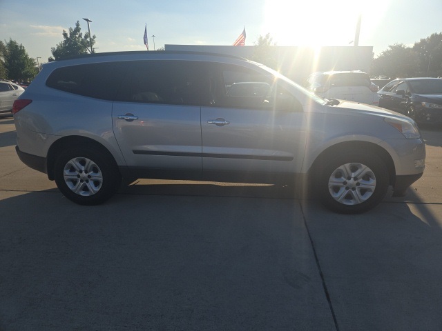 Used 2012 Chevrolet Traverse LS with VIN 1GNKRFED9CJ288264 for sale in Grapevine, TX