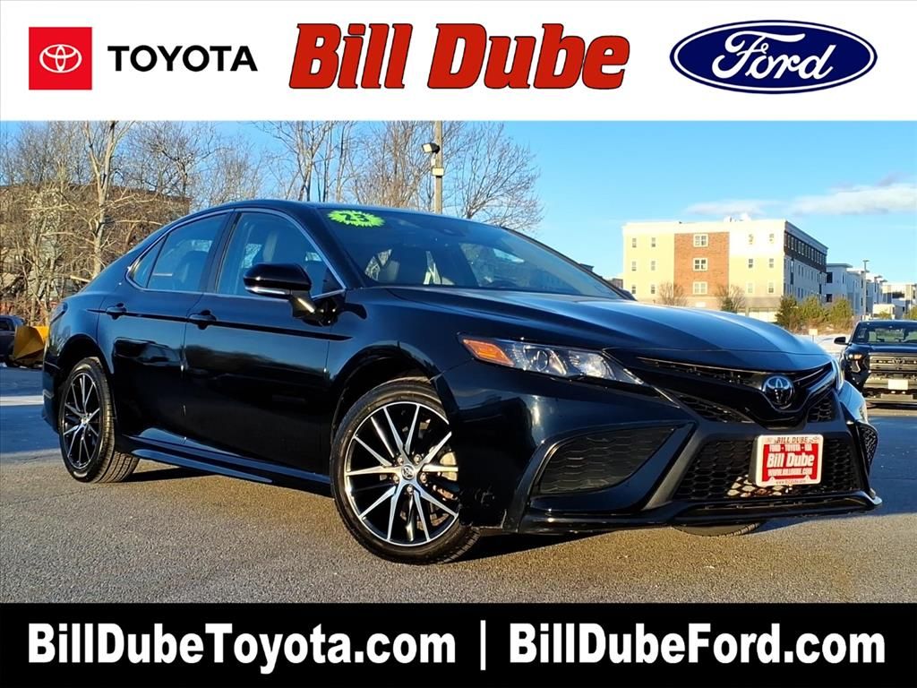2023 Toyota Camry SE's photo