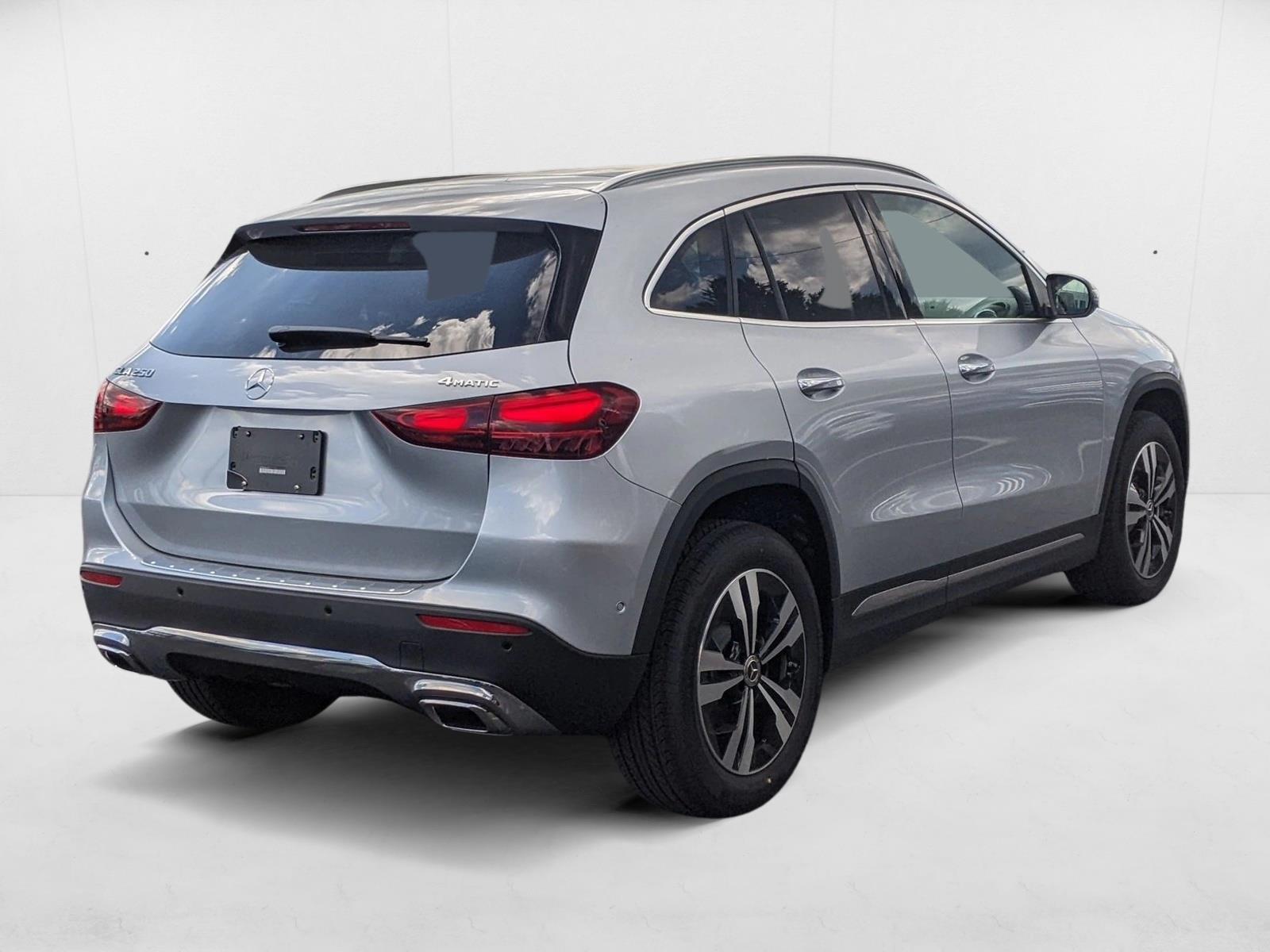 2026 Mercedes Benz GLA 250 4MATIC photo 2