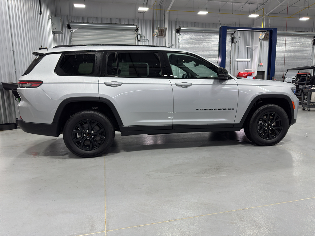 2025 Jeep Grand Cherokee Altitude X photo 15