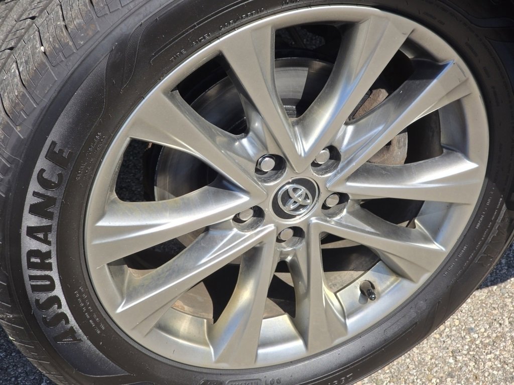 2017 Toyota RAV4 Limited photo 16