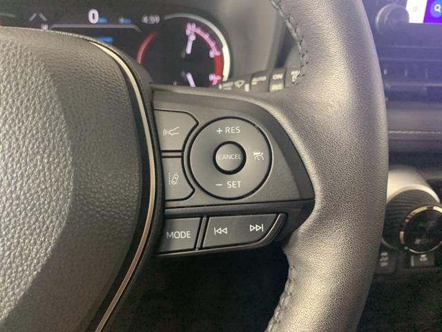 2024 Toyota RAV4 XLE photo 16