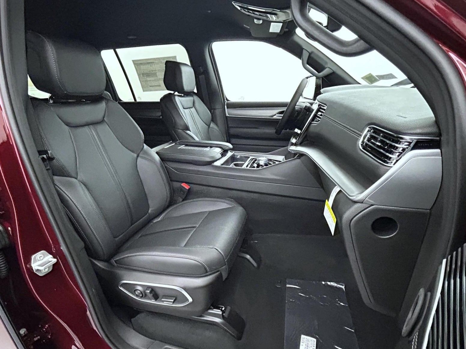 2025 Jeep Wagoneer Series II photo 14