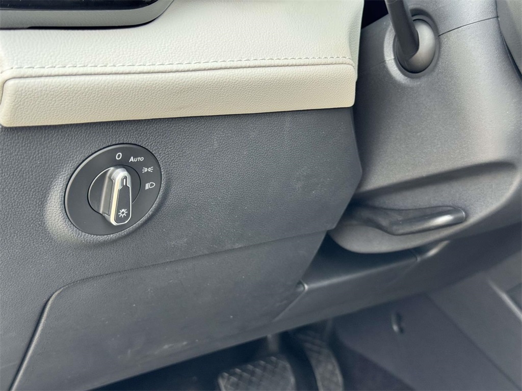 2025 Volkswagen Taos S photo 23
