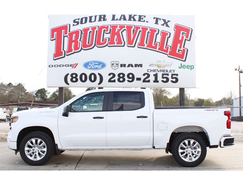 2026 Chevrolet Silverado Custom's photo