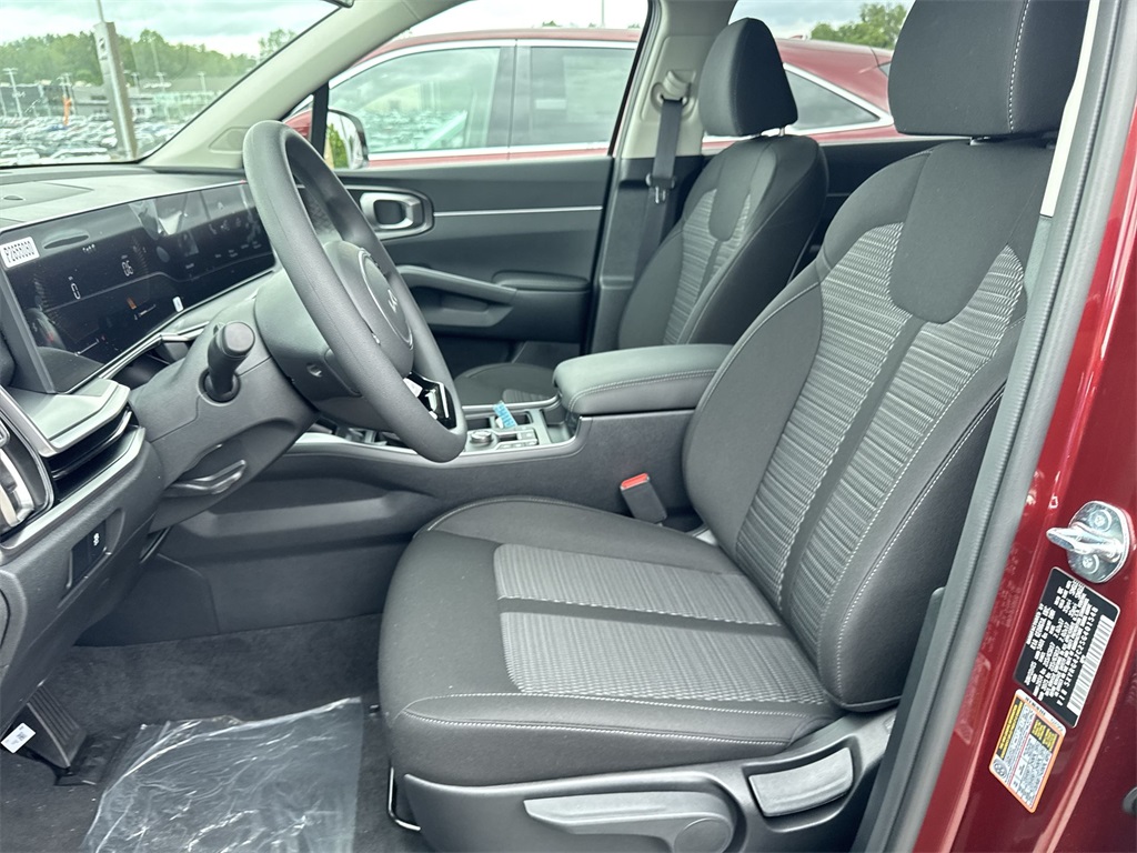 2025 Kia Sorento LX photo 17