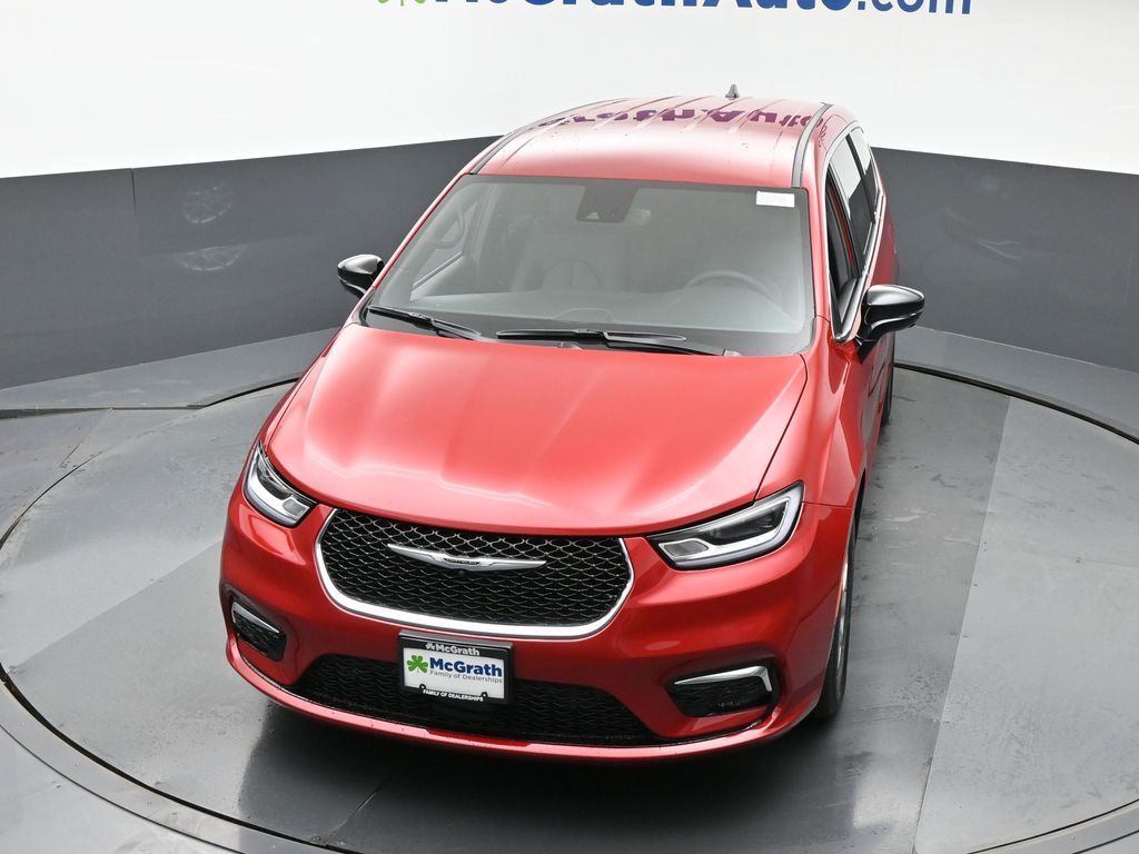 2026 Chrysler Pacifica photo 22