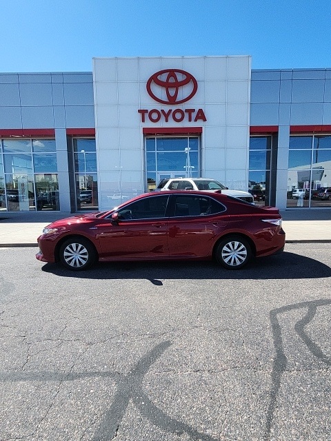 2020 Toyota Camry Hybrid LE photo 3