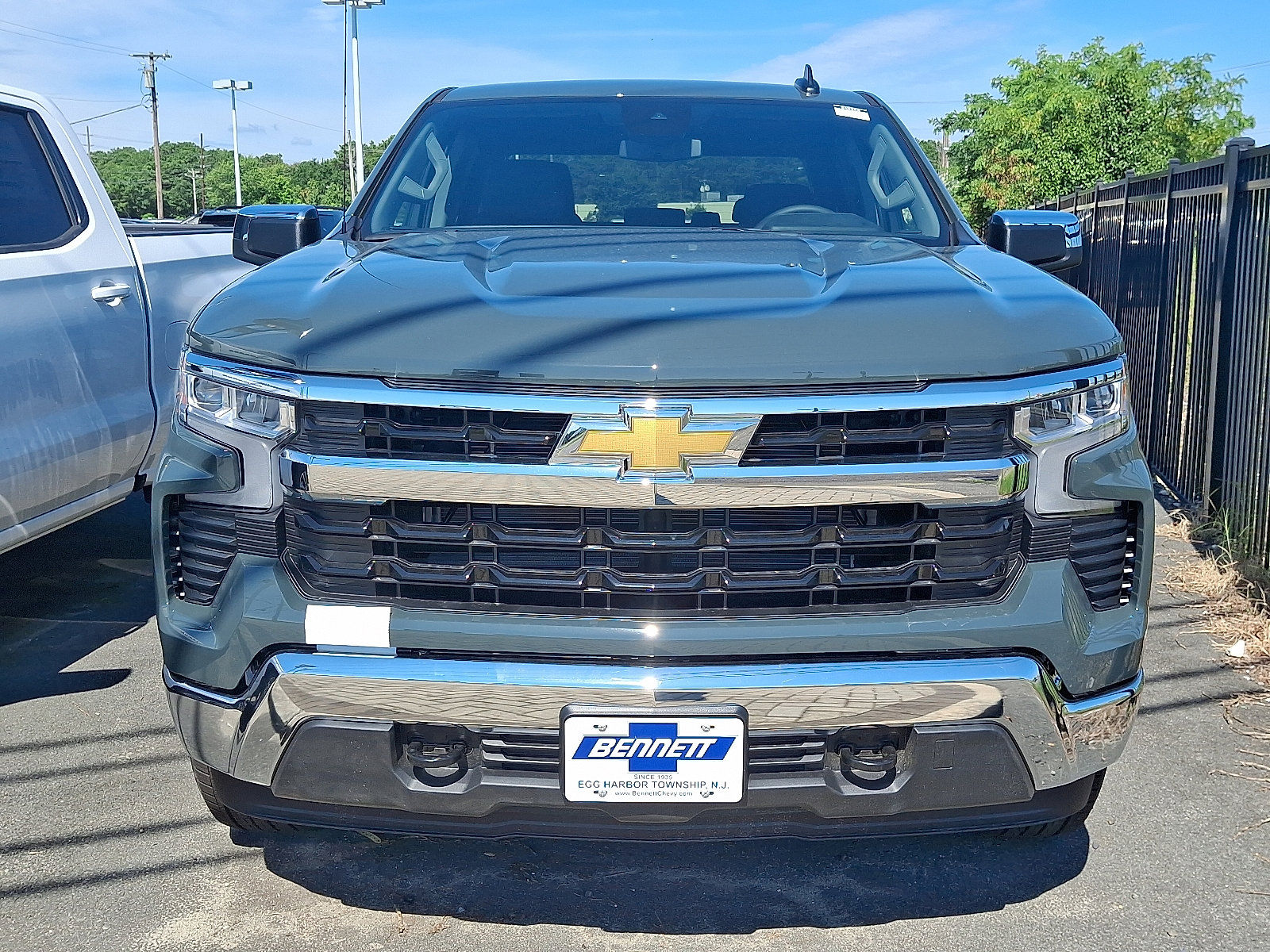 2025 Chevrolet Silverado 1500 LT photo 2