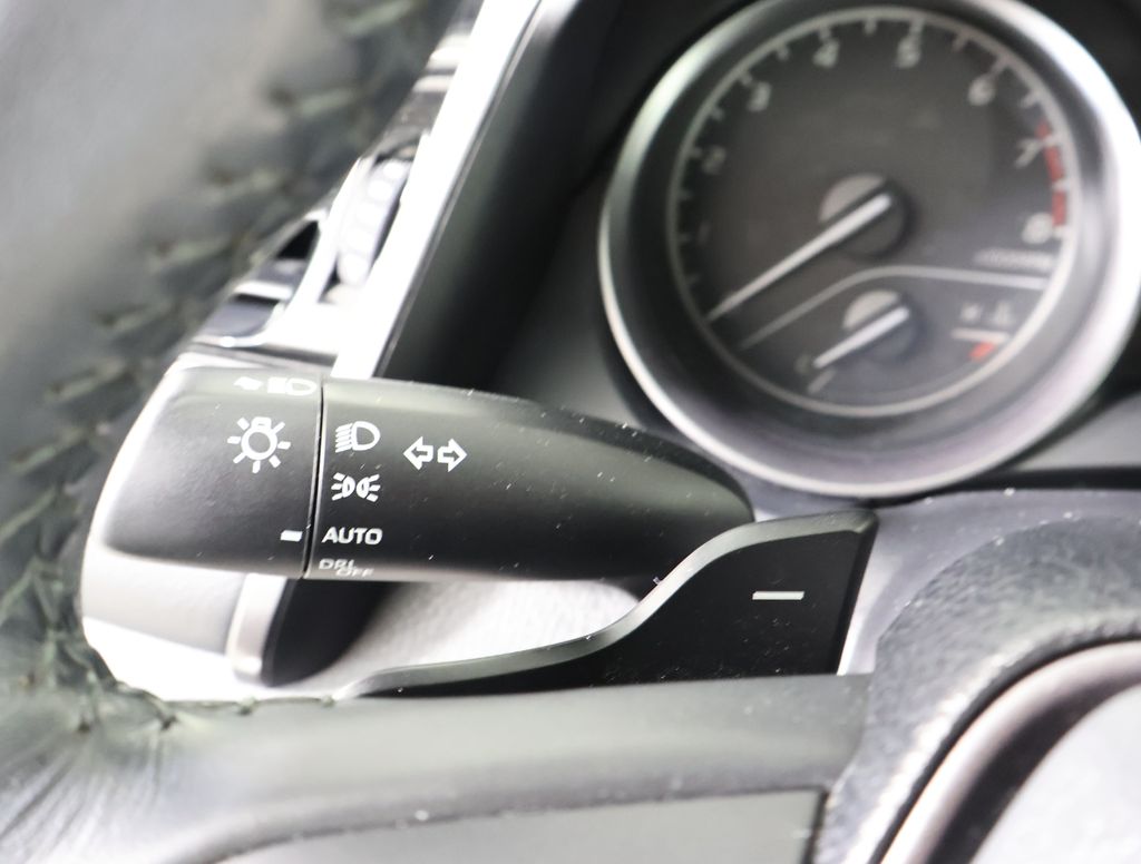 2023 Toyota Camry SE photo 9