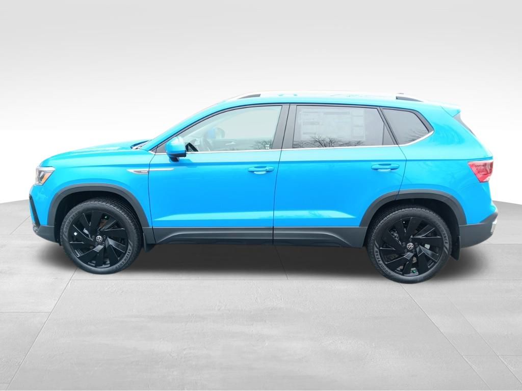 2024 Volkswagen Taos SE photo 2