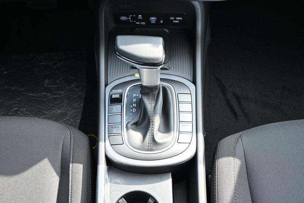 2026 Hyundai Kona SEL photo 14