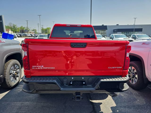 2025 Chevrolet Silverado 2500HD Custom photo 4
