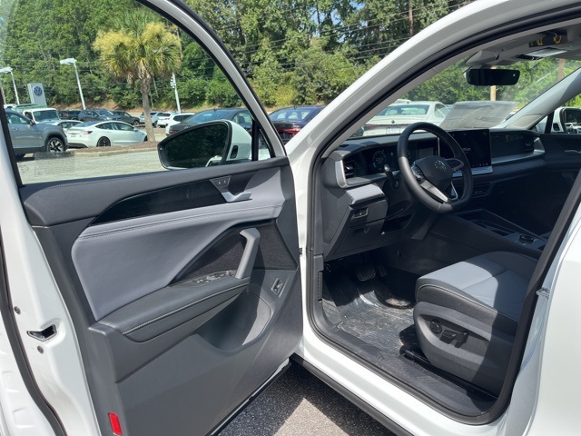 2025 Volkswagen Tiguan SE photo 4