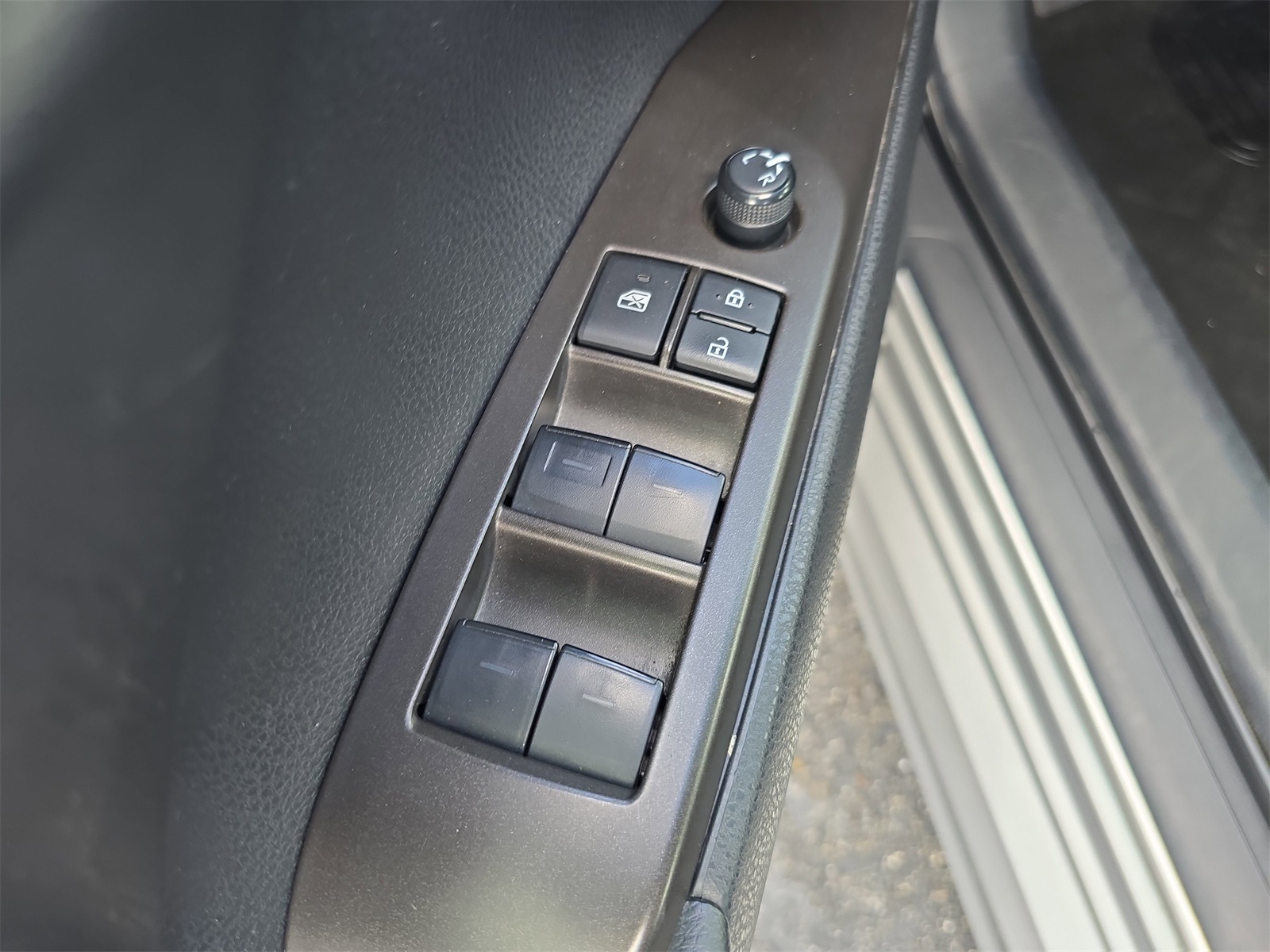 2023 Toyota Camry SE photo 15