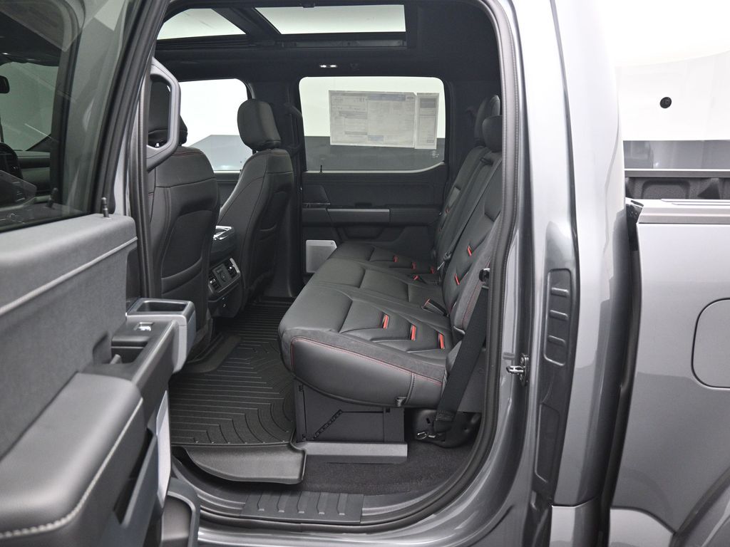 2025 Ford F-150 Lariat photo 20