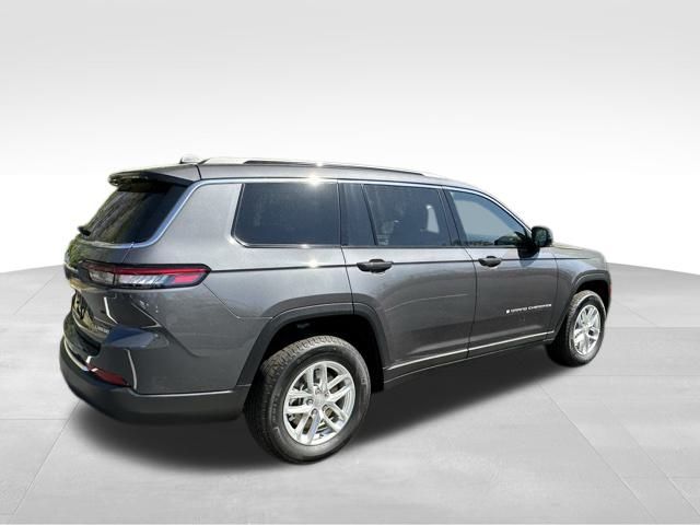 2025 Jeep Grand Cherokee Laredo photo 4
