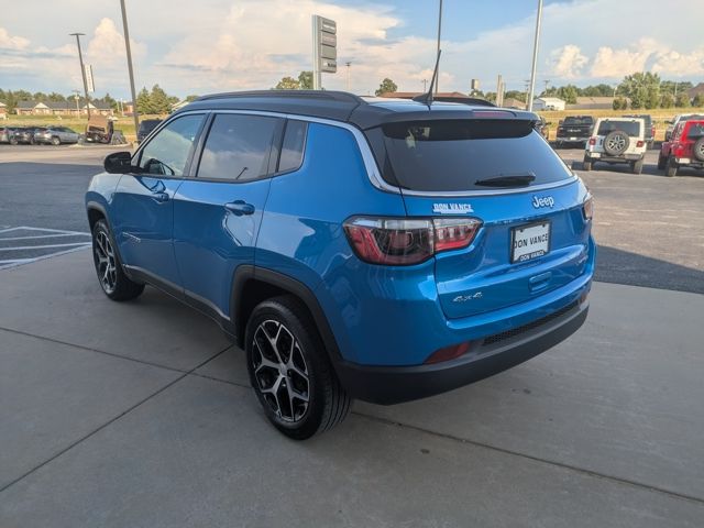 2024 Jeep Compass Limited photo 3