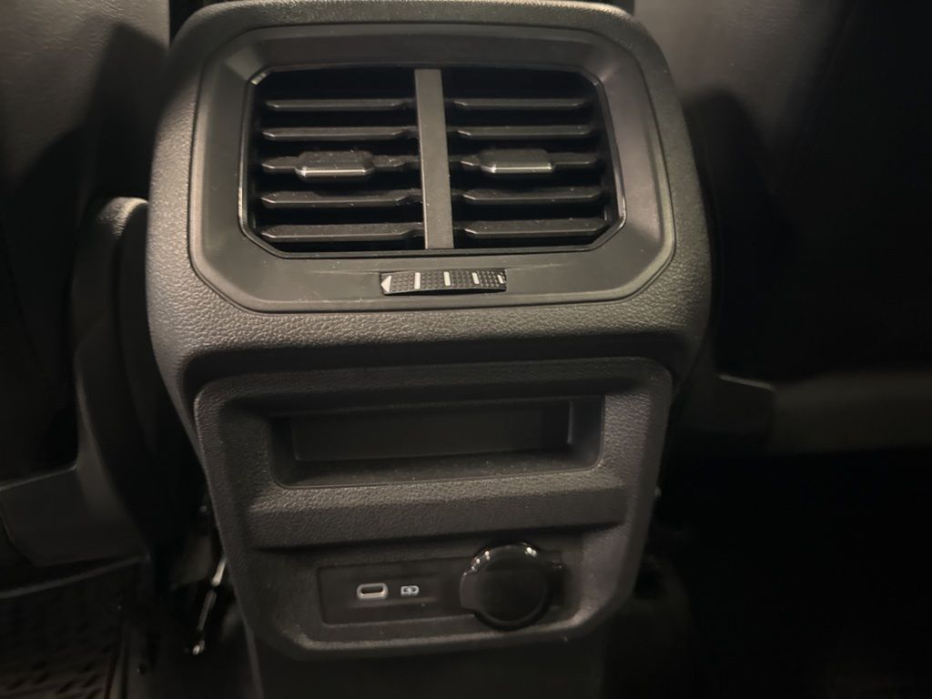 2024 Volkswagen Tiguan SE Wolfsburg Edition photo 12