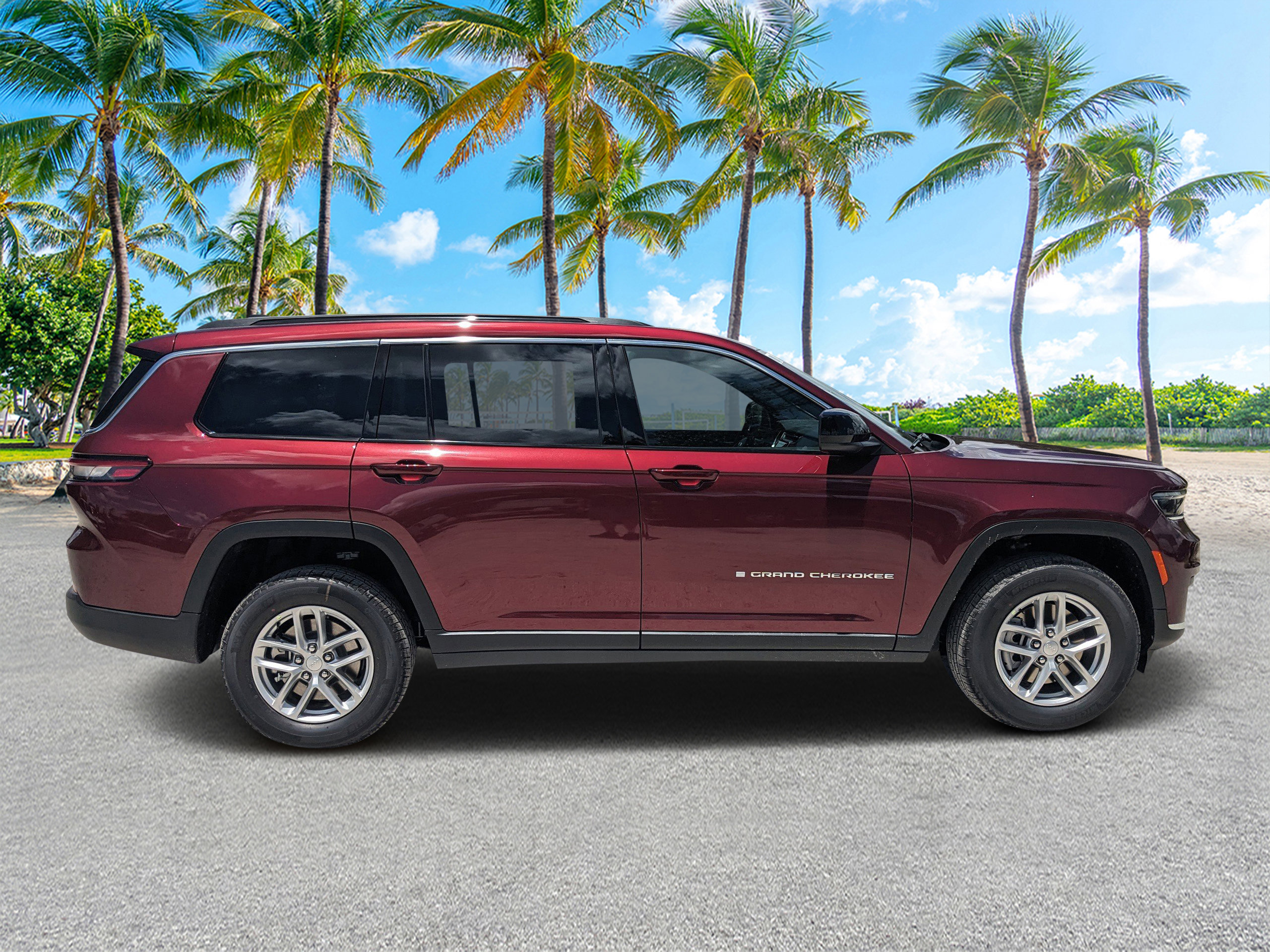 2025 Jeep Grand Cherokee Laredo X photo 2