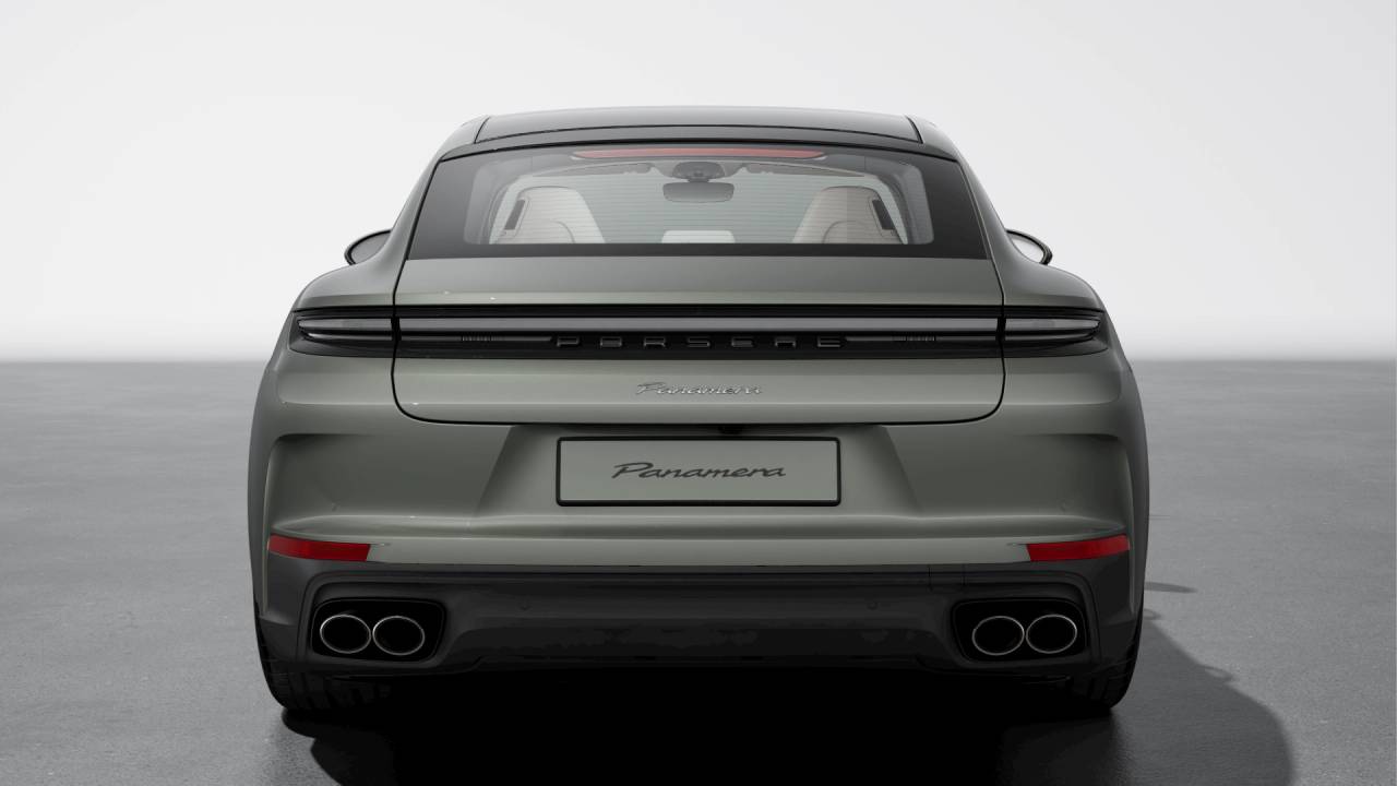 2026 Porsche Panamera 4 photo 3