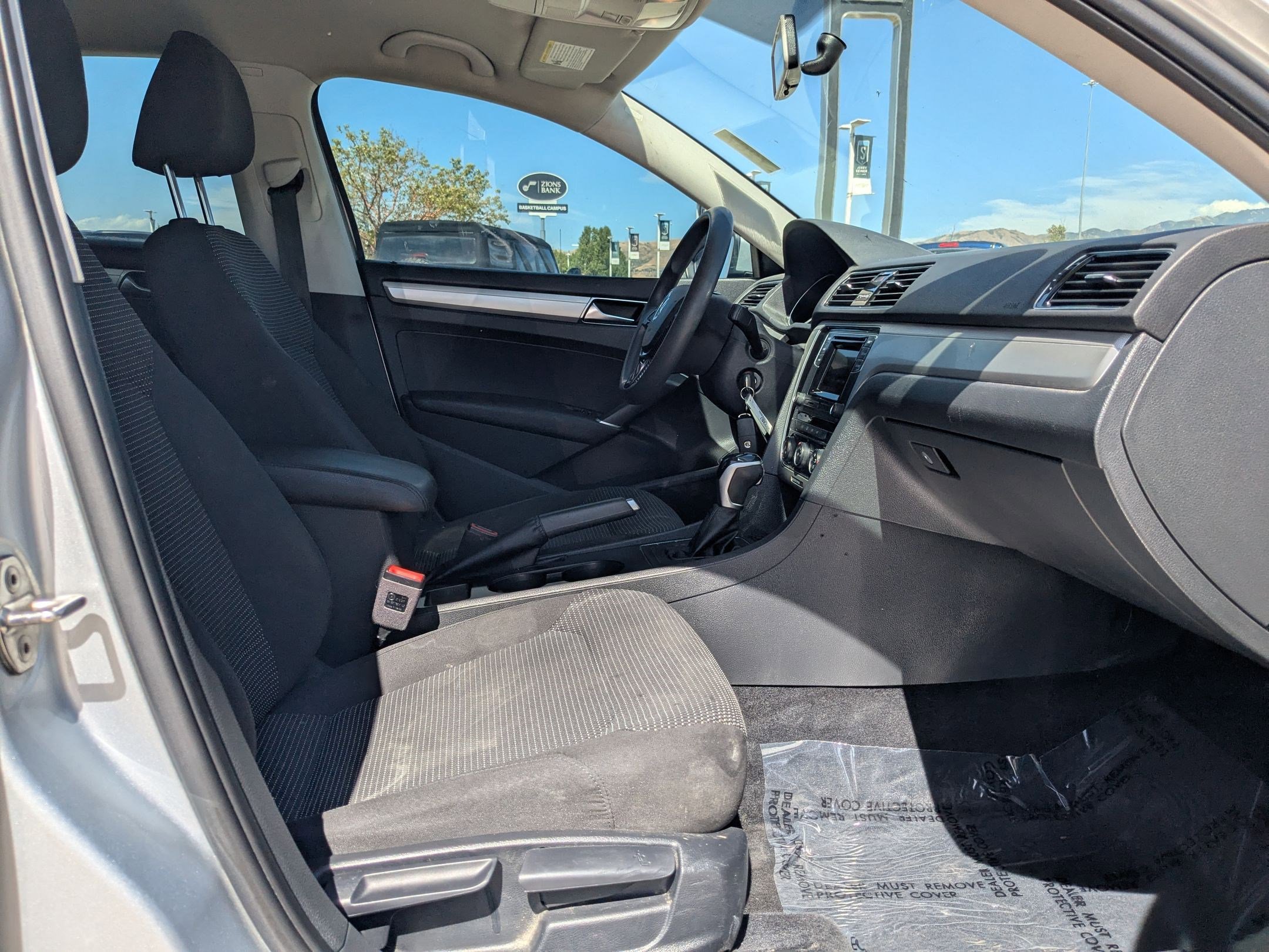 2018 Volkswagen Passat 2.0T S photo 22