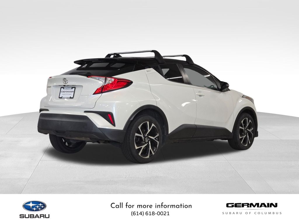 2019 Toyota C-HR XLE photo 5