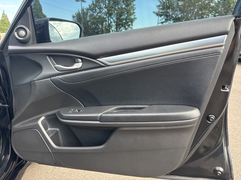 2017 Honda Civic Touring photo 28