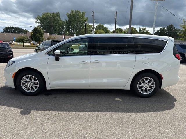 2023 Chrysler Voyager LX photo 5