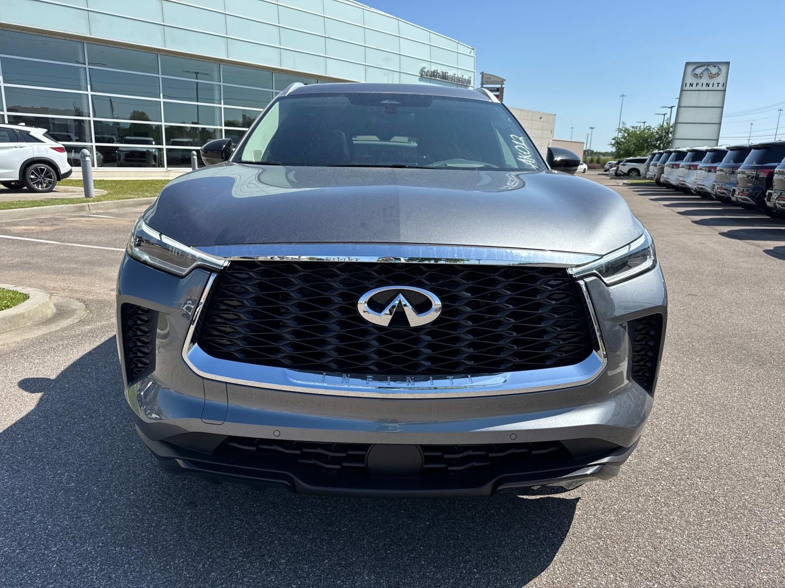 2025 Infiniti QX60 Luxe photo 2