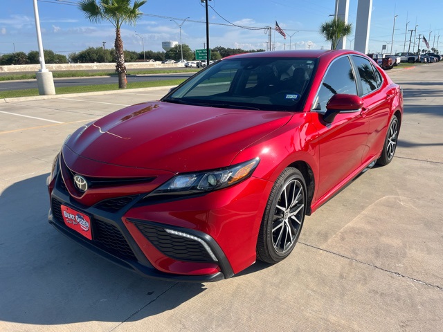 2022 Toyota Camry SE photo 3