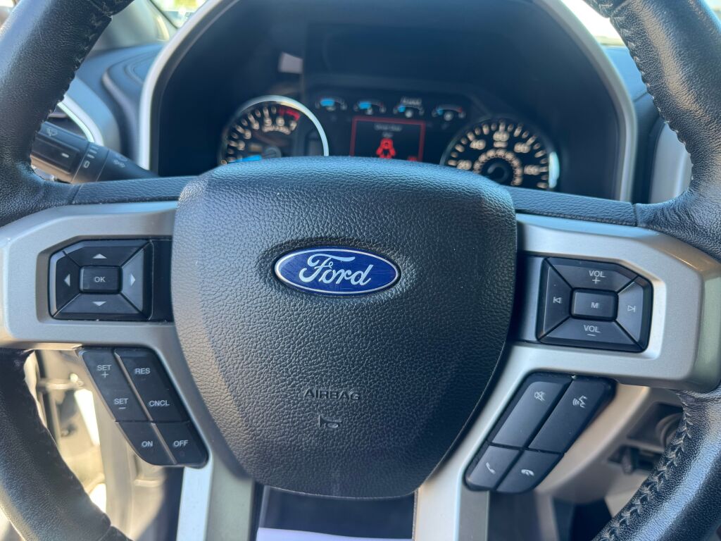 2017 Ford F-150 Lariat photo 12