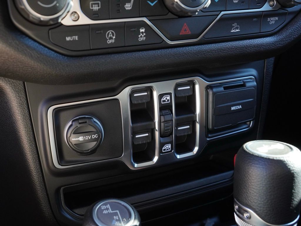 New 2026 Black Clear-Coat Exterior Paint Jeep Sport S image 16