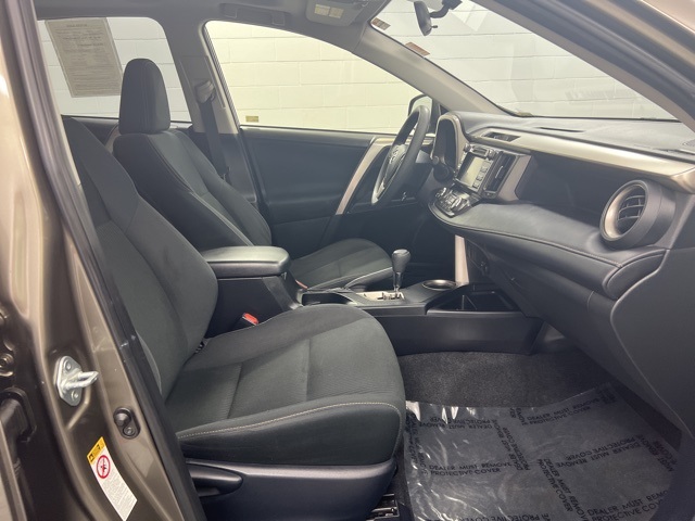 2015 Toyota RAV4 XLE photo 21