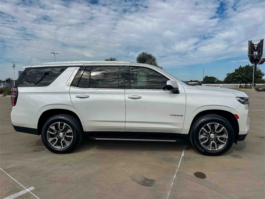 2021 Chevrolet Tahoe LT photo 2