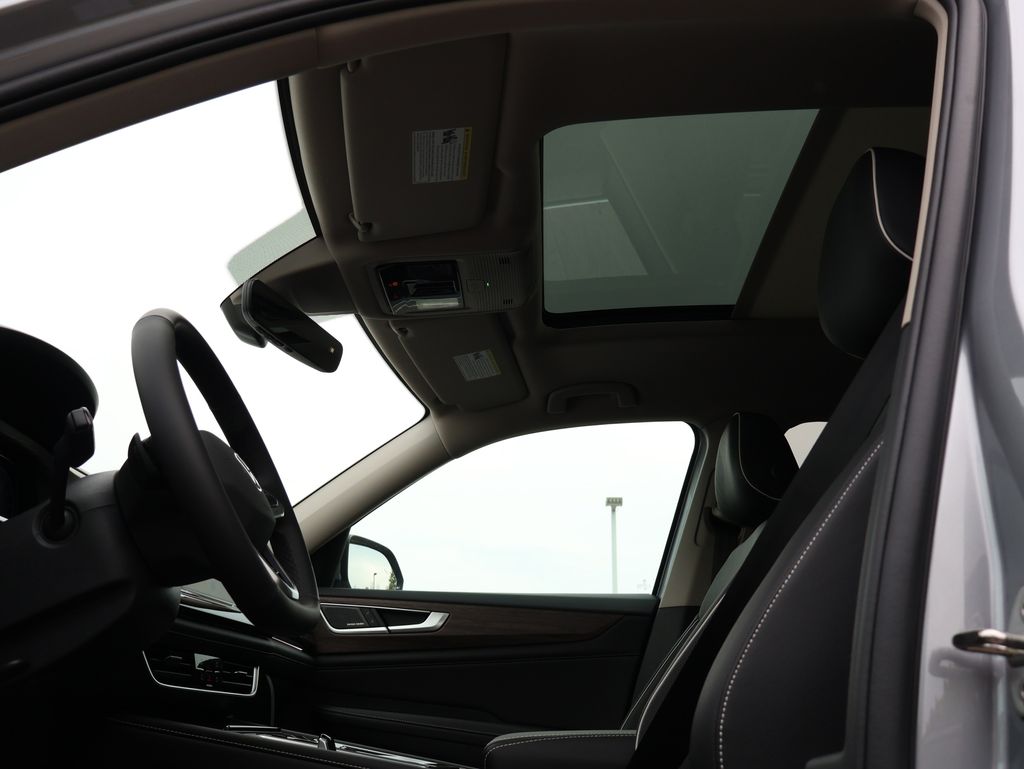2025 Volkswagen Atlas SEL Premium R-Line photo 37