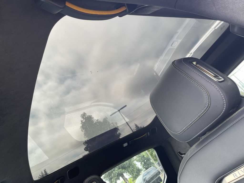 2022 Rivian R1T Adventure photo 8